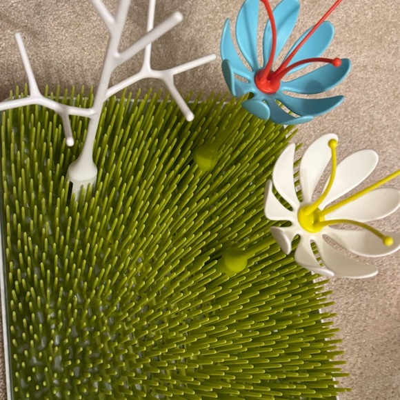 Grass Countertop Drying Rack with Accessories - Green and Blue - Picture 2 of 4